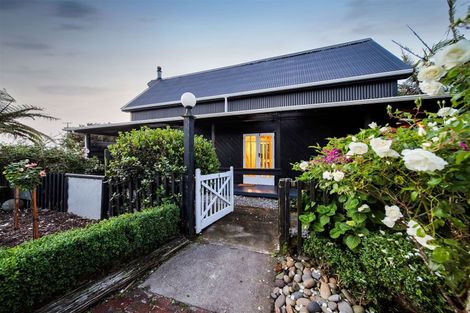 Photo of property in 18 Ohawe Terrace, Ohawe, Hawera, 4671