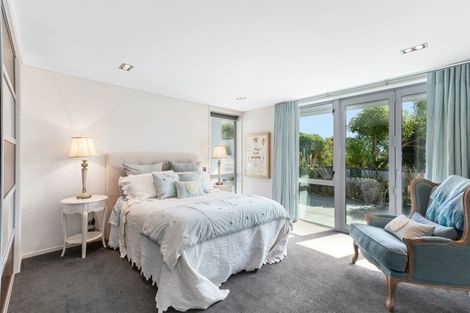 Photo of property in 32 Roys Road, Plimmerton, Porirua, 5026