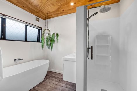 Photo of property in 76a Paynters Avenue, Strandon, New Plymouth, 4312