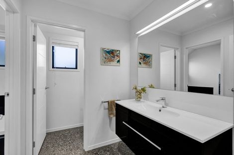 Photo of property in 6 Pebble Beach Court, Waiwhakaiho, New Plymouth, 4312