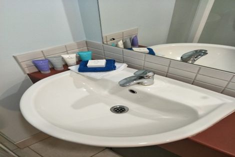 Photo of property in Harbour Green Apartments, 904/11 Union Street, Auckland Central, Auckland, 1010