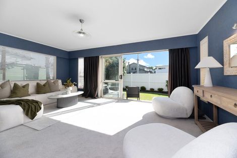 Photo of property in 129a Nile Road, Milford, Auckland, 0620