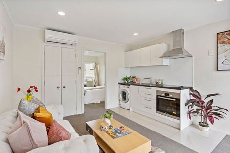 Photo of property in 24a Poruru Close, Papakura, 2110