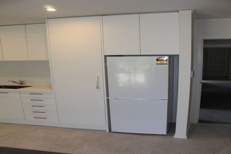 Photo of property in 25 Kamara Road, Glen Eden, Auckland, 0602