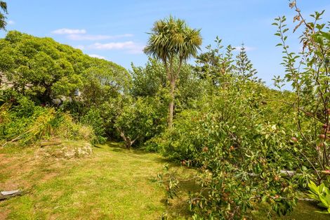 Photo of property in 16 Raroa Terrace, Tawa, Wellington, 5028