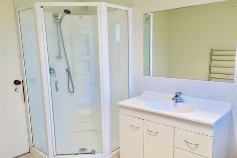 Photo of property in 61a Sunset Road, Totara Vale, Auckland, 0632