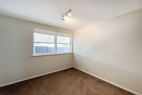 Photo of property in 15 Montana Avenue, Murrays Bay, Auckland, 0630