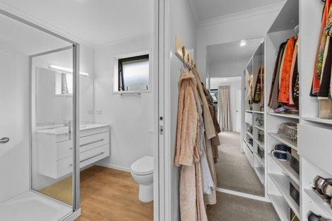 Photo of property in 32 Whiteley Street, Moturoa, New Plymouth, 4310