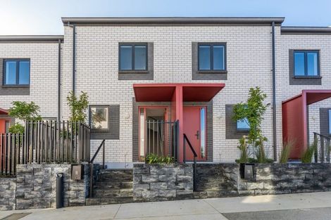 Photo of property in 16 Tupuke Lane, Mount Roskill, Auckland, 1041