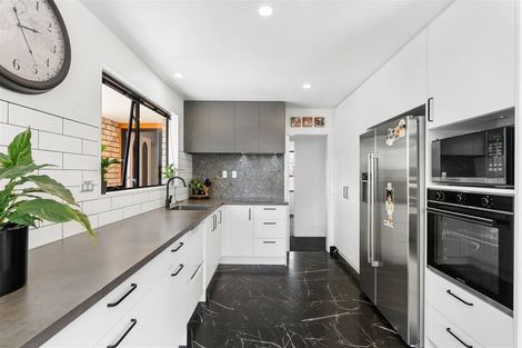 Photo of property in 2/16 James K Baxter Place, Addington, Christchurch, 8024