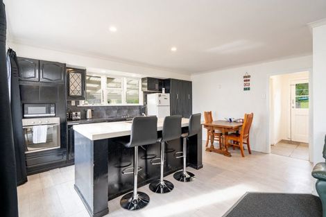 Photo of property in 44 Ocean Beach Road, Bluff, 9814