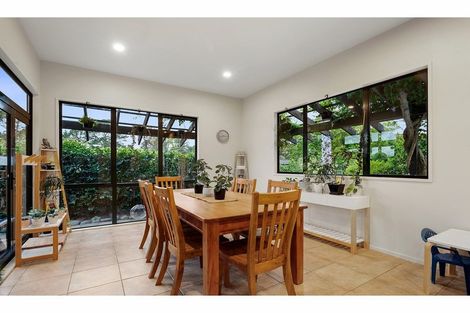 Photo of property in 8 Cloverfields Drive, Waimauku, 0812