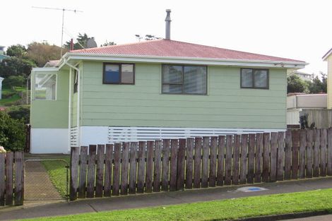 Photo of property in 32 Piko Street, Titahi Bay, Porirua, 5022