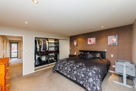 Photo of property in 51 Ruapehu Drive, Fitzherbert, Palmerston North, 4410