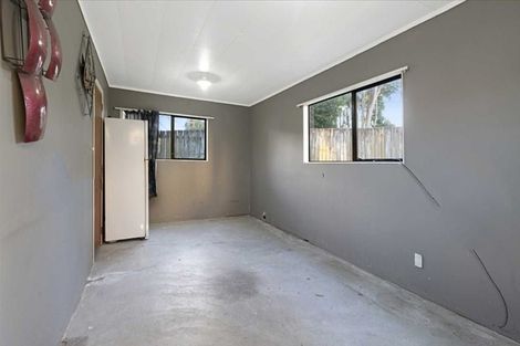 Photo of property in 21 Pankhurst Place, Sunnyvale, Auckland, 0612