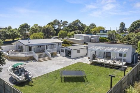 Photo of property in 30 Uenuku Avenue, Raglan, 3225
