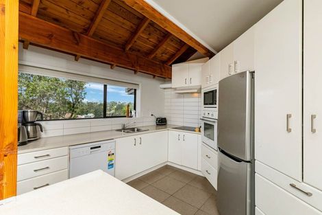 Photo of property in 1/35 Calypso Place, Rothesay Bay, Auckland, 0630