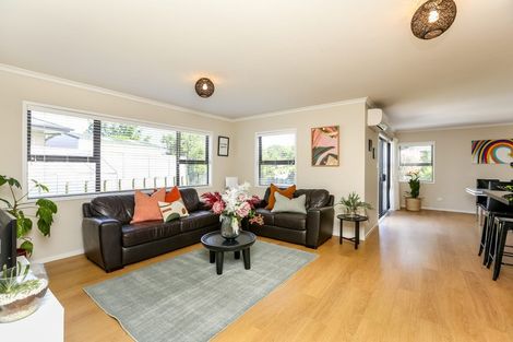 Photo of property in 5 Aspen Place, Whalers Gate, New Plymouth, 4310