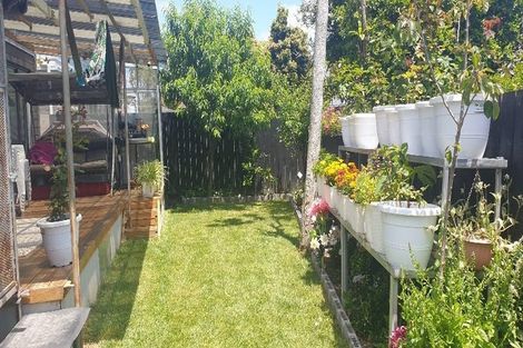 Photo of property in 18b Riverpark Crescent, Henderson, Auckland, 0610