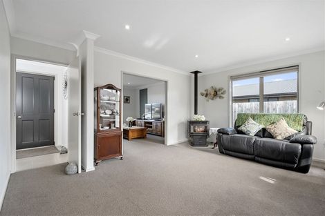 Photo of property in 15 Oakwood Way, Papamoa Beach, Papamoa, 3118