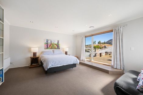 Photo of property in 136 Te Awa Road, Albert Town, Wanaka, 9382