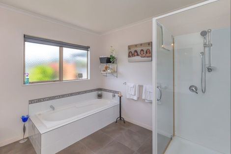 Photo of property in 64 Lea Grove, Levin, 5572