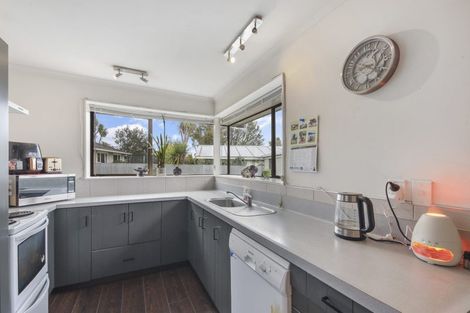 Photo of property in 68 Main North Road, Woodend, 7610