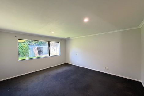 Photo of property in 72 Geneva Terrace, Kelvin Grove, Palmerston North, 4414
