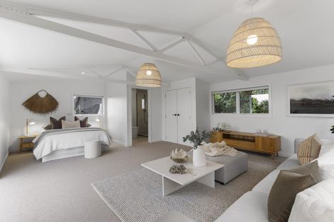 Photo of property in 3 Francis Avenue, Stanmore Bay, Whangaparaoa, 0932