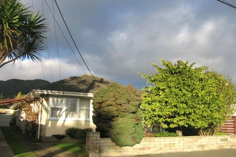 Photo of property in 1/31 Leighton Avenue, Waiwhetu, Lower Hutt, 5010