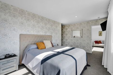 Photo of property in 321b Mangorei Road, Merrilands, New Plymouth, 4312