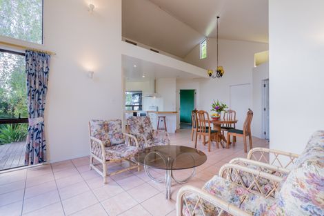 Photo of property in 26 Yeovil Road, Te Atatu Peninsula, Auckland, 0610