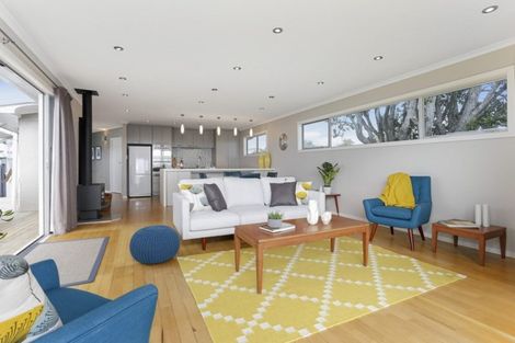 Photo of property in 103 Stanmore Bay Road, Stanmore Bay, Whangaparaoa, 0932