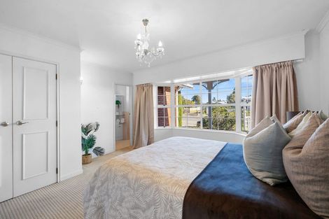 Photo of property in 293 Mangorei Road, Merrilands, New Plymouth, 4312