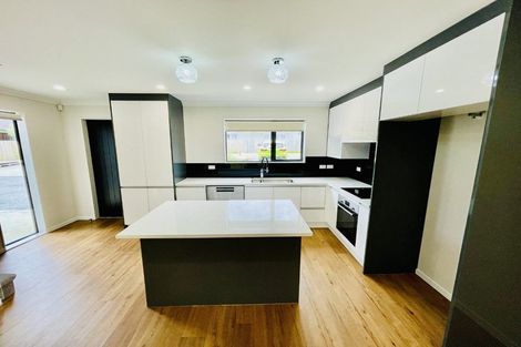 Photo of property in 36d Seymour Road, Sunnyvale, Auckland, 0612