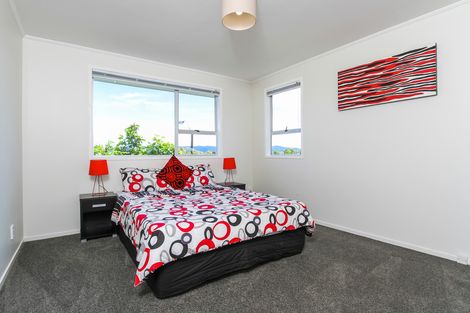 Photo of property in 30 Donovan Avenue, Massey, Auckland, 0614