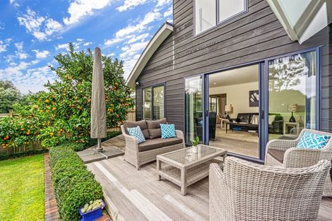 Photo of property in 12 Fearnley Grove, Albany, Auckland, 0632