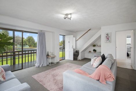 Photo of property in 2/6 Gosford Drive, Botany Downs, Auckland, 2010