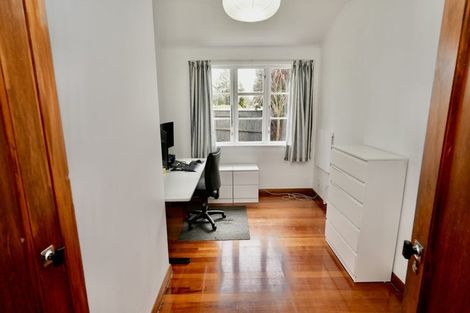 Photo of property in 6 Nathan Place, West End, Palmerston North, 4412