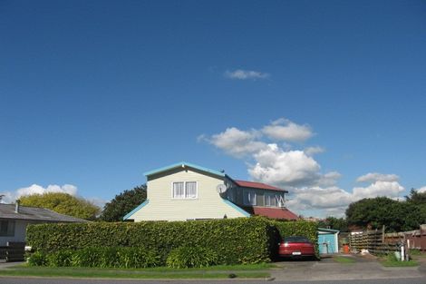 Photo of property in 2/24 Casuarina Road, Half Moon Bay, Auckland, 2012