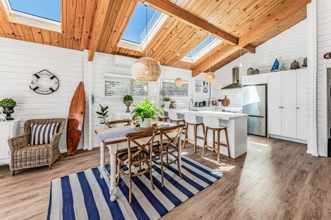 Photo of property in 11 Swindells Road, Waikuku Beach, 7473