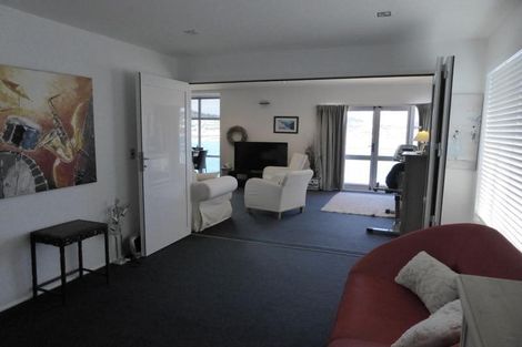 Photo of property in 11 Aranui Street, Miramar, Wellington, 6022