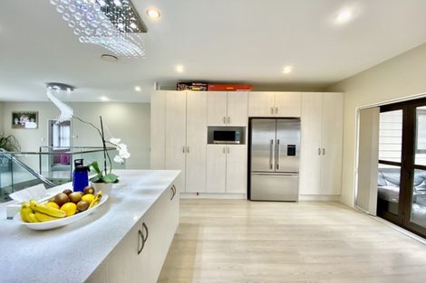 Photo of property in 26 Midhurst Avenue, Henderson, Auckland, 0612