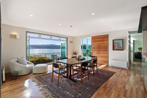 Photo of property in 365 Karaka Bay Road, Karaka Bays, Wellington, 6022