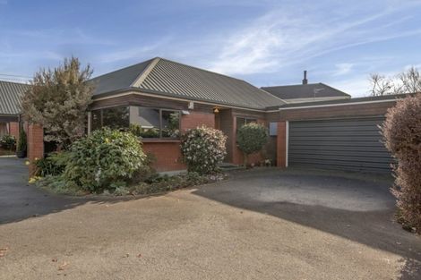 Photo of property in 2/26 Felstead Place, Avonhead, Christchurch, 8042