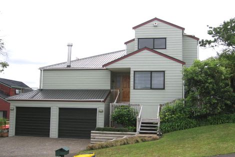 Photo of property in 3 Poaka Place, Beach Haven, Auckland, 0626