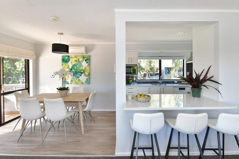 Photo of property in 3b Royalty Rise, Red Beach, 0932