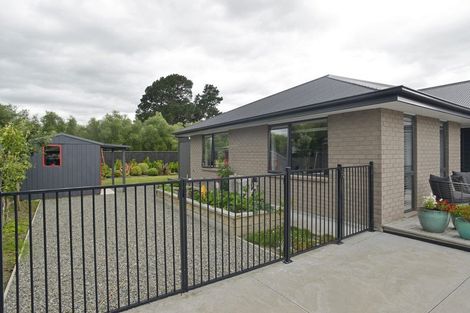 Photo of property in 72 Feist Street, Carterton, 5713