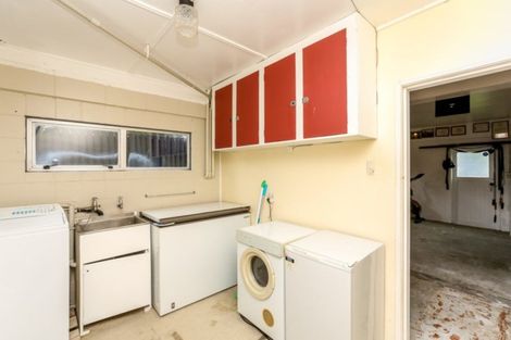 Photo of property in 18b John Guthrie Place, Merrilands, New Plymouth, 4312