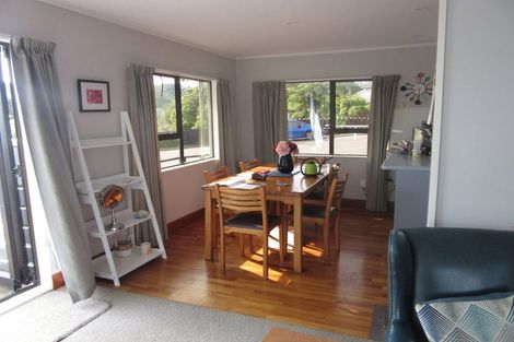Photo of property in 2a Maungaraki Road, Korokoro, Lower Hutt, 5012